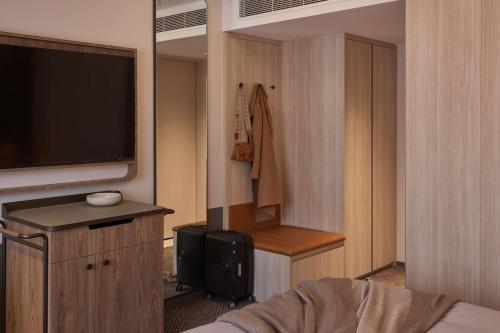 Rydges Melbourne Room Type - Deluxe King