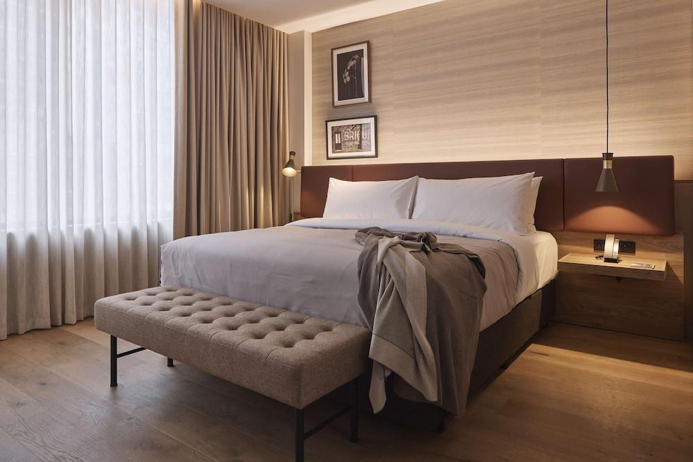 Rydges Melbourne - Tap to explore photos