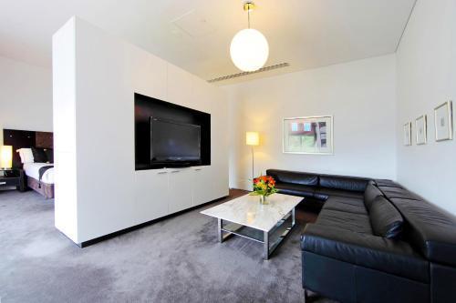 Seasons Heritage Melbourne - Tap to explore photos