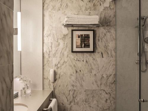 Sofitel Melbourne On Collins Room Type - Deluxe King Room with Park View
