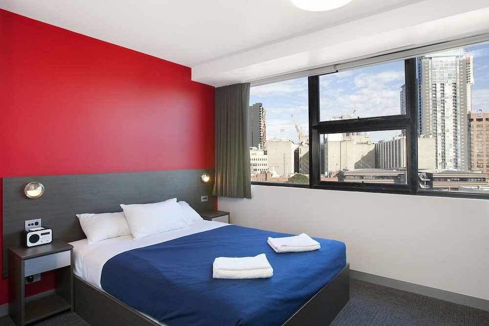 Space Hotel - Hostel Room Type - Queen Room, Shared Bathroom