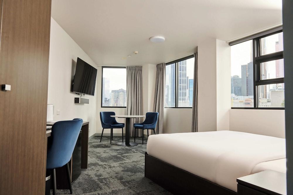 Space Hotel - Hostel Room Type - Executive/Spacious Queen Ensuite Room with City View Space Hotel - Hostel Room Type - Executive/Spacious Queen Ensuite Room with City View