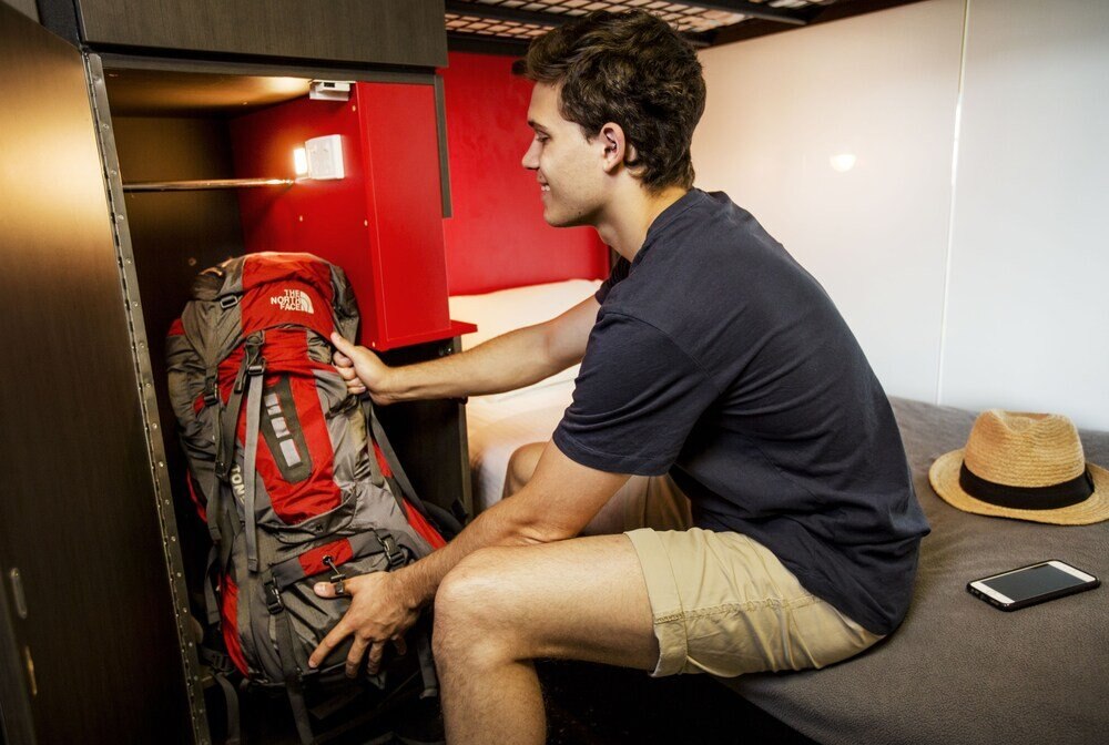 Space Hotel - Hostel Room Type - Semi Private Shared Dormitory - 4 Beds