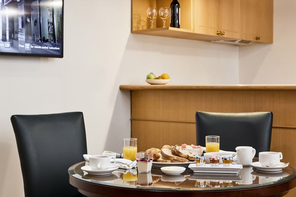 Stamford Plaza Melbourne Room Type - One Bedroom King Suite