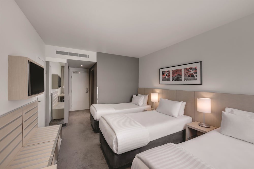 Travelodge Hotel Melbourne Docklands Room Type - Standard Triple Room Travelodge Hotel Melbourne Docklands Room Type - Standard Triple Room