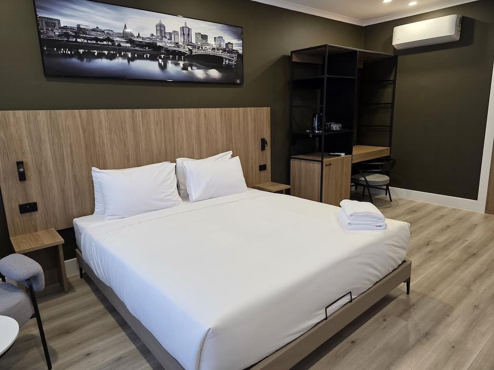 The Parkmore Hotel Room Type - Standard Room