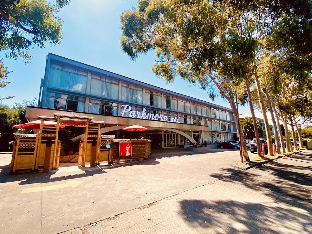 The Parkmore Hotel - Tap to explore photos