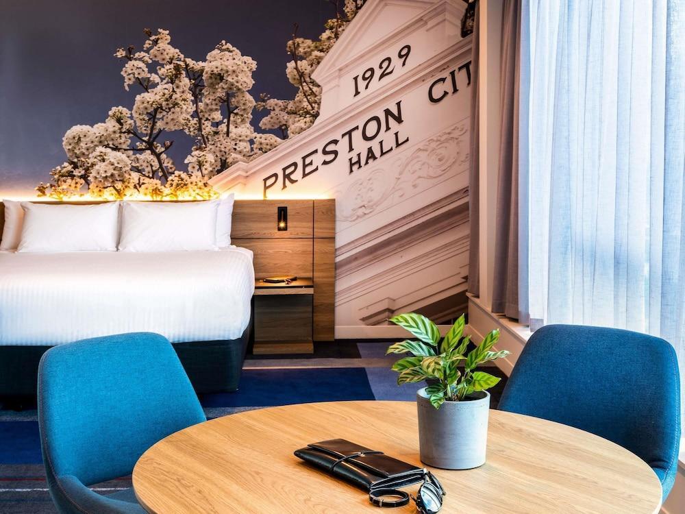 Novotel Melbourne Preston Room Type - Executive Suite, 1 King Bed