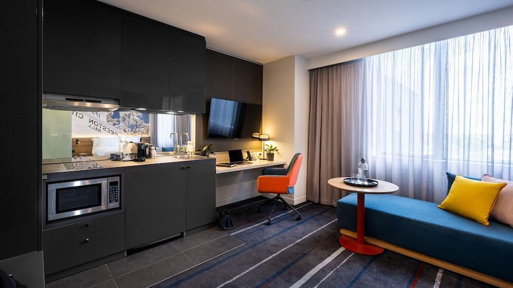 Novotel Melbourne Preston - Tap to explore photos