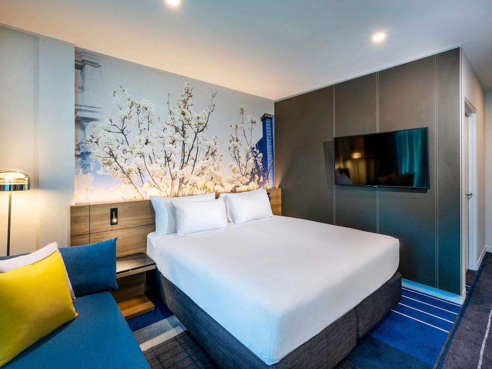 Novotel Melbourne Preston Room Type - Deluxe Room with 1 king bed