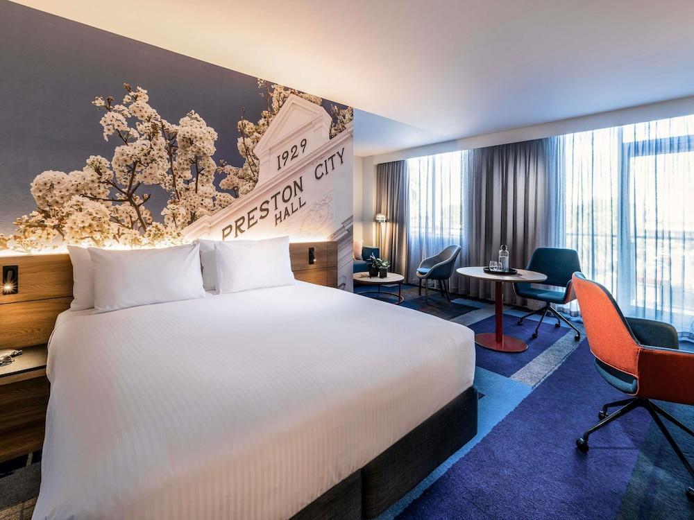 Novotel Melbourne Preston Room Type - Deluxe Suite, 1 King Bed