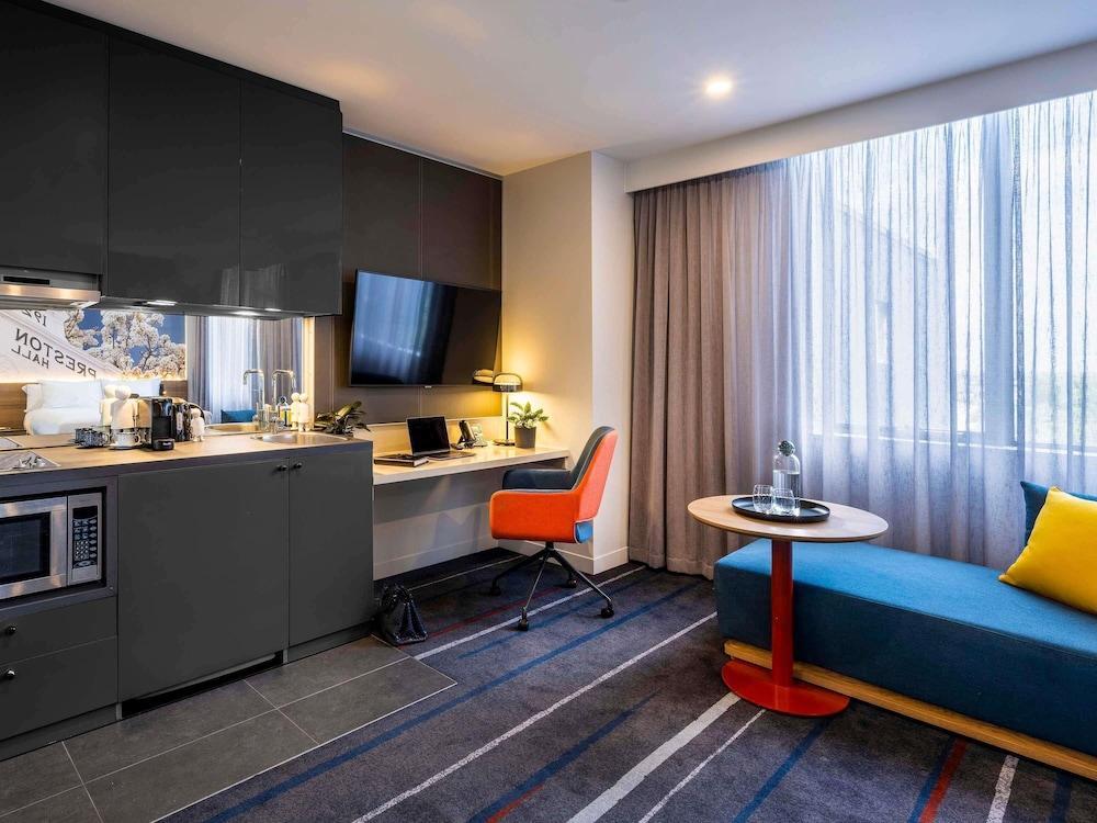 Novotel Melbourne Preston Room Type - Studio, 1 Queen Bed, Kitchenette