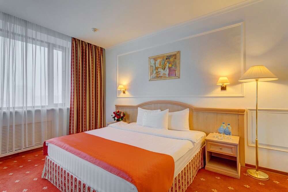 Borodino Hotel - Tap to explore photos