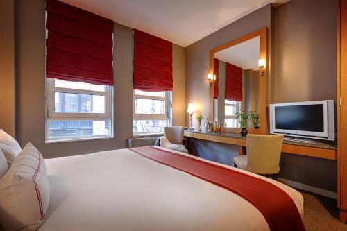 Hotel Giraffe by Library Hotel Collection - Tap to explore photos