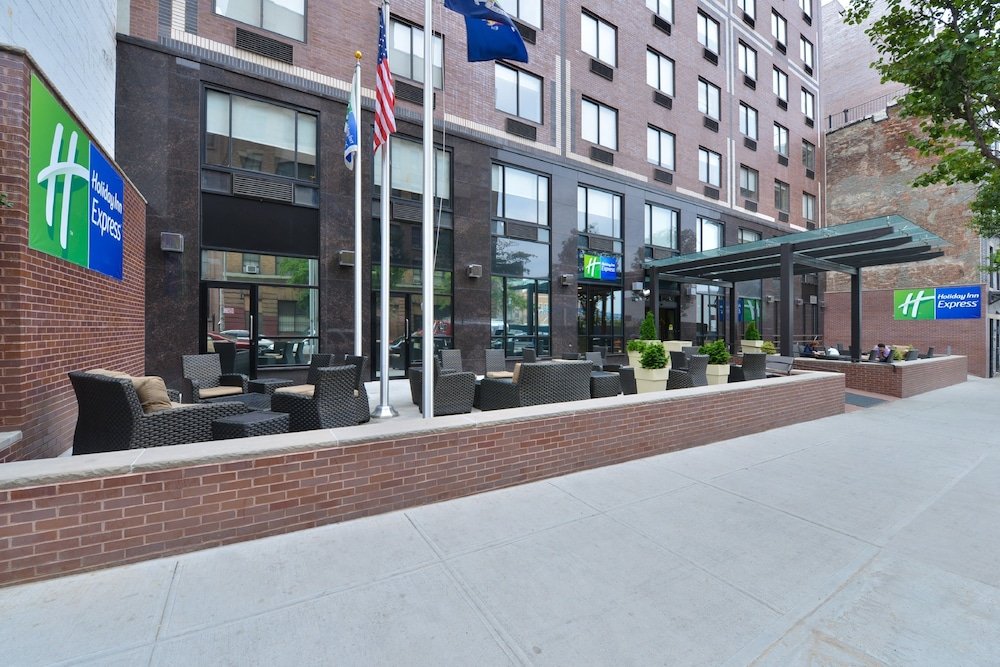 Holiday Inn Express New York - Manhattan West Side - Tap to explore photos