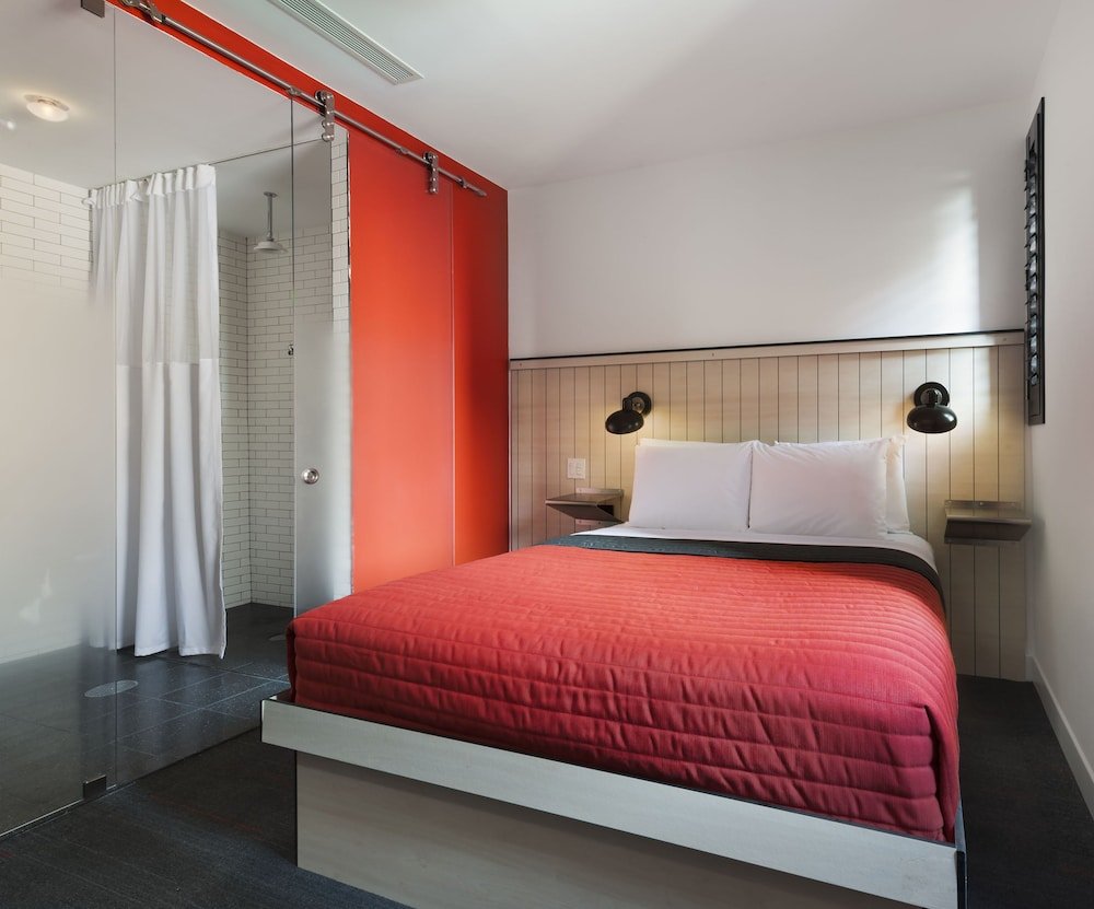 Pod 39 Room Type - Room, 1 Queen Bed (Pod ADA)