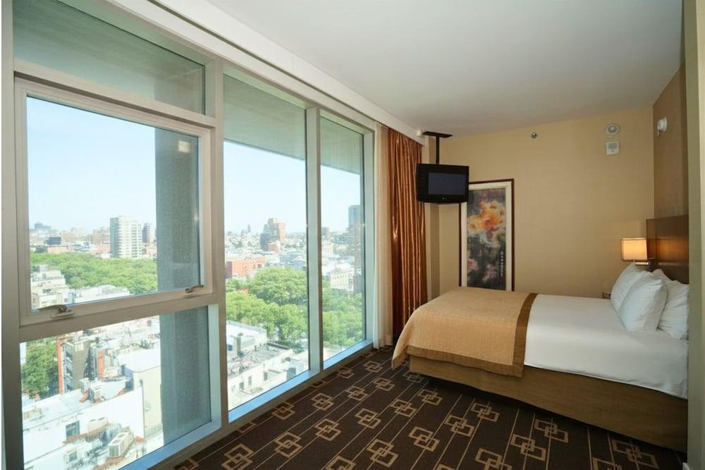 Wyndham Garden Chinatown Room Type - 1 Queen Bed, Executive Room, 16th Floor, Non-Smoking Wyndham Garden Chinatown Room Type - 1 Queen Bed, Executive Room, 16th Floor, Non-Smoking