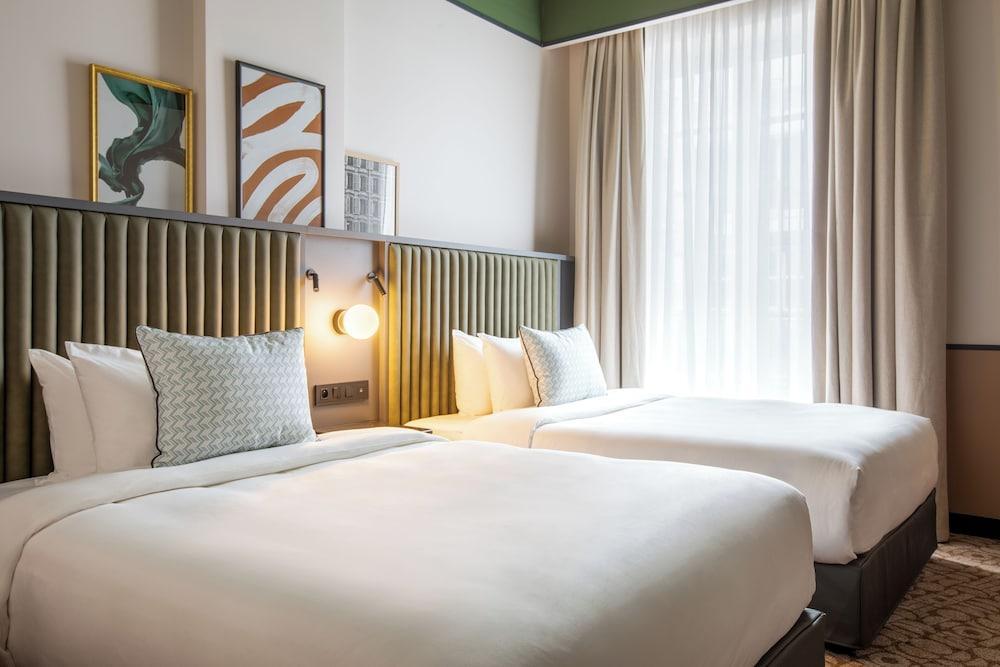 Le Parchamp, Paris Boulogne, a Tribute Portfolio Hotel Room Type - Comfort Room, 2 Twin Beds