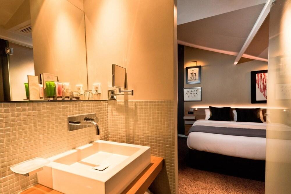 Fred Hotel Room Type - Superior Room