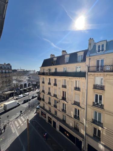 Hotel Nation Montmartre - Tap to explore photos
