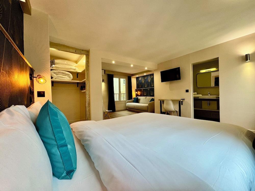 Hotel Nation Montmartre Room Type - Prestige room