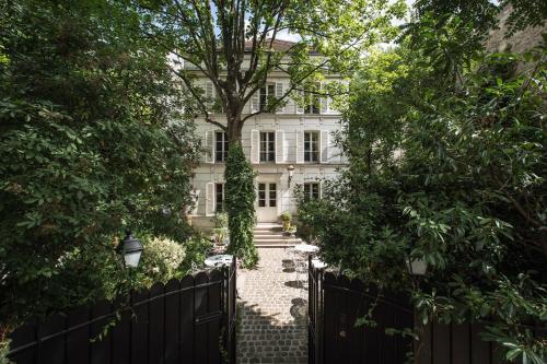 Hôtel Particulier Montmartre - Tap to explore photos