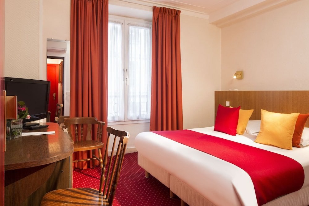 Hôtel Saint-Roch Room Type - Standard Double Room, 1 Double Bed Hôtel Saint-Roch Room Type - Standard Double Room, 1 Double Bed