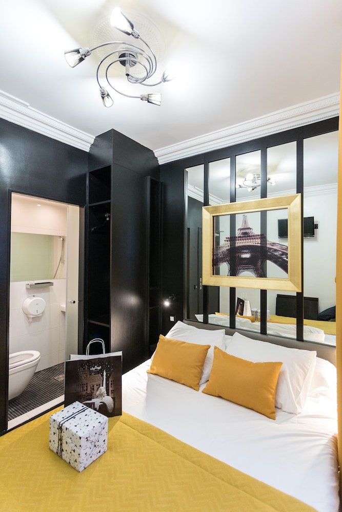 Pratic Hotel Room Type - Standard Double Room