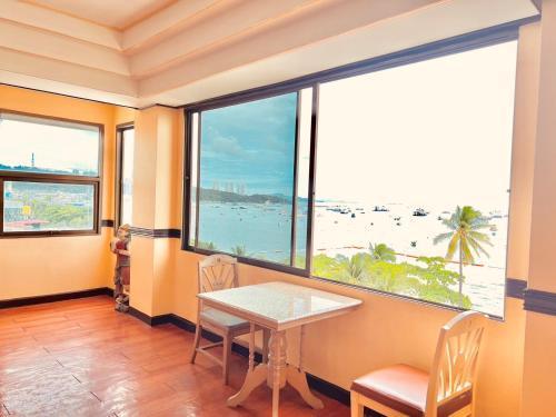 AA Hotel Pattaya - Tap to explore photos