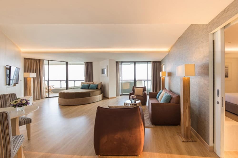 Cape Dara Resort Room Type - Junior Family Suite Sea View with Club Benefits