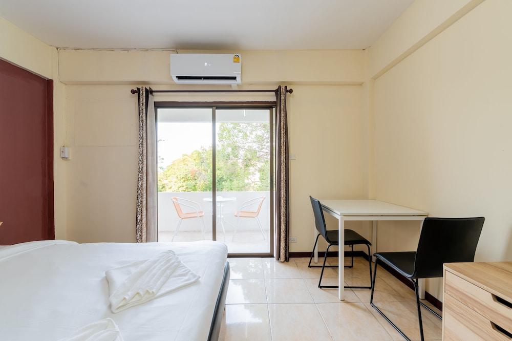 Hillside Resort Room Type - Deluxe Double Room