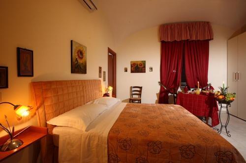 Bed Breakfast and Cappuccino Rome Hotel - Tap to explore photos