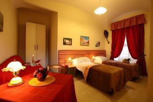 Bed Breakfast and Cappuccino Rome Hotel - Tap to explore photos