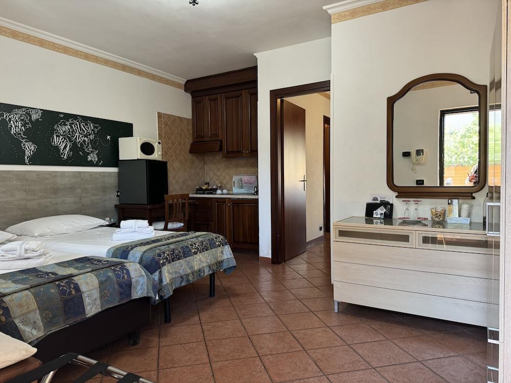 Euro House Inn Airport Room Type - Superior Triple Room, Air conditioning Euro House Inn Airport Room Type - Superior Triple Room, Air conditioning