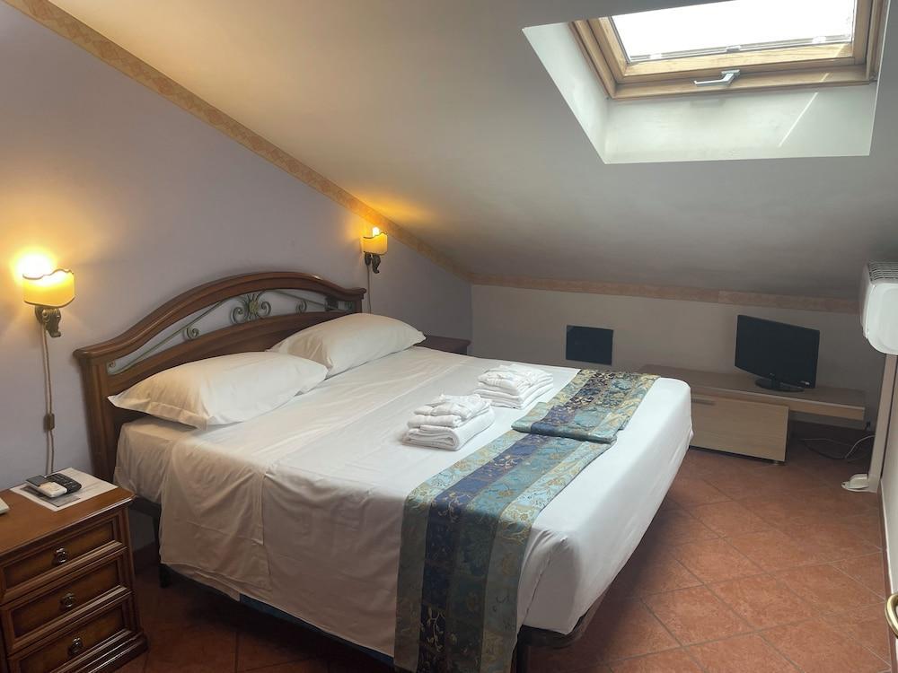 Euro House Inn Airport Room Type - Economy Apartment, 1 Bedroom, Air conditioning, Tower (Attic)