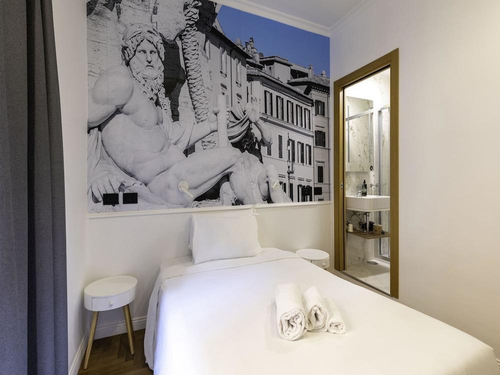 B&B Hotel Roma Italia Viminale - Tap to explore photos