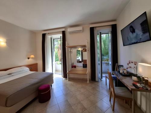 Hotel Principe Eugenio - Tap to explore photos