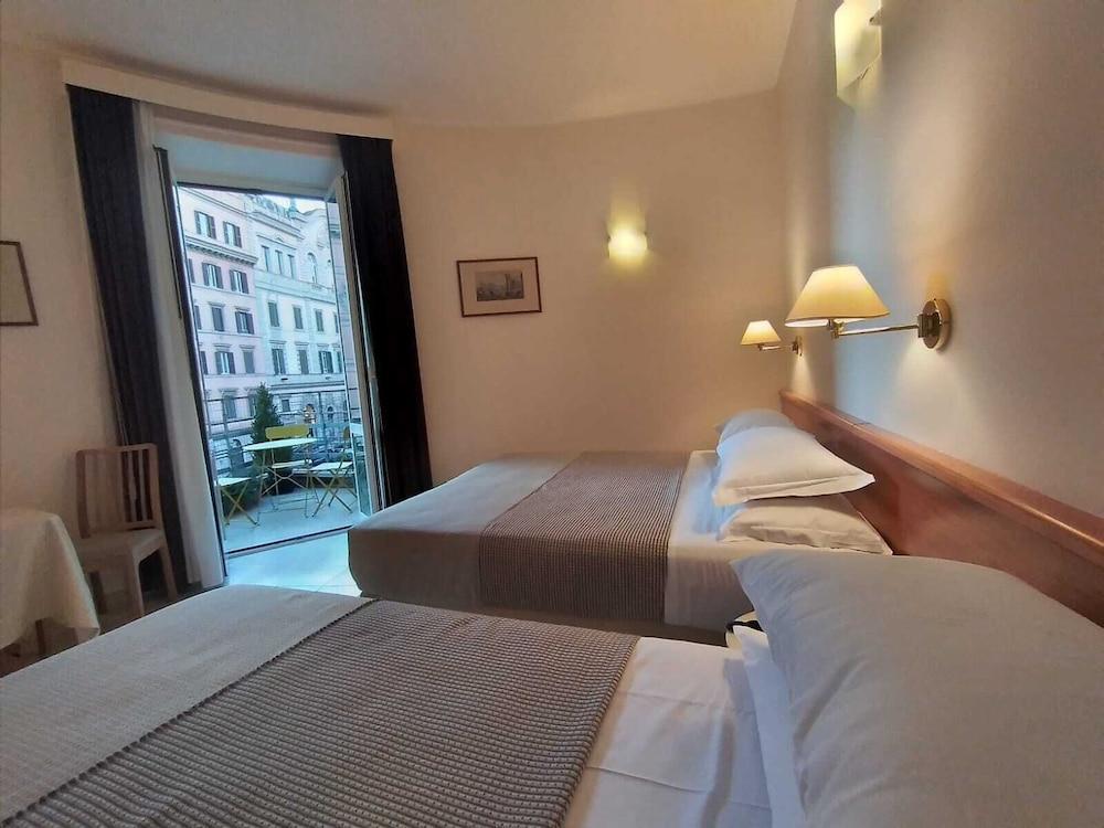 Hotel Principe Eugenio Room Type - Triple Room, Balcony