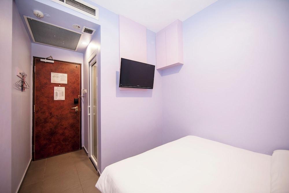 Fragrance Hotel - Lavender Room Type - Standard Double Room, No Windows