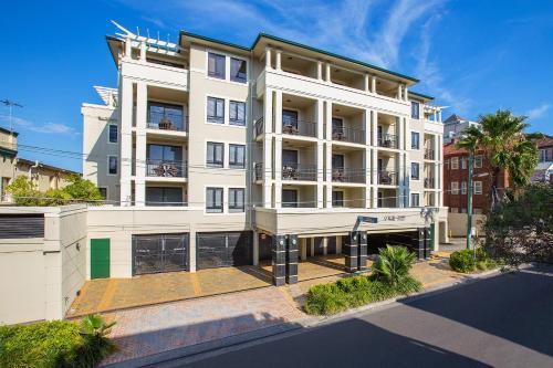 Coogee Bay Boutique Hotel - Tap to explore photos