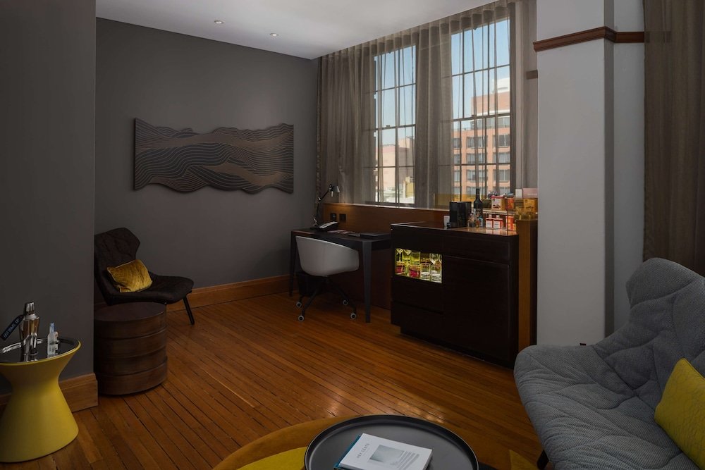 QT Sydney Room Type - QT Corner Suite