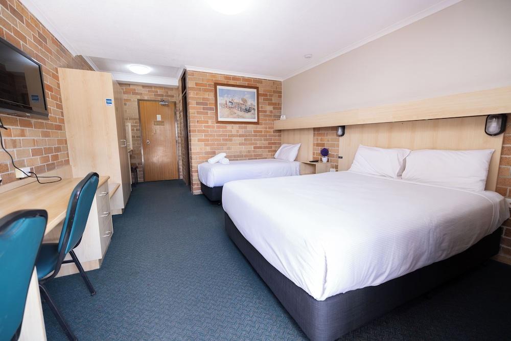 Windsor Riverview Inn Room Type - Twin Room