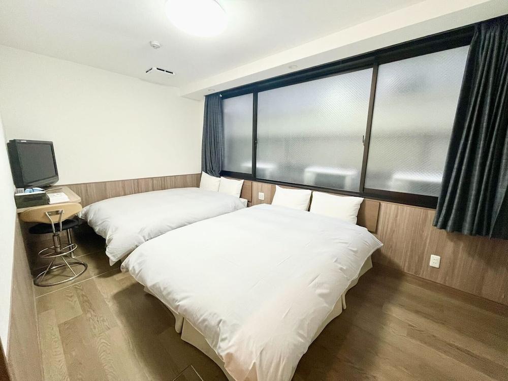Tabist Changtee Hotel Room Type - Standard Quadruple Room, Non Smoking