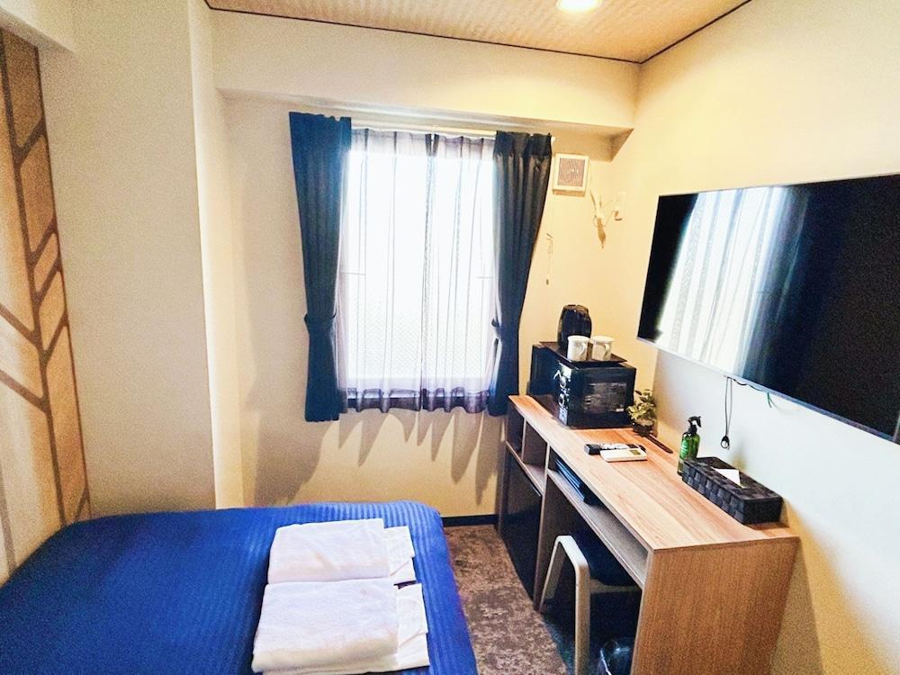 Hotel Livemax Nippori, Tokyo - Tap to explore photos