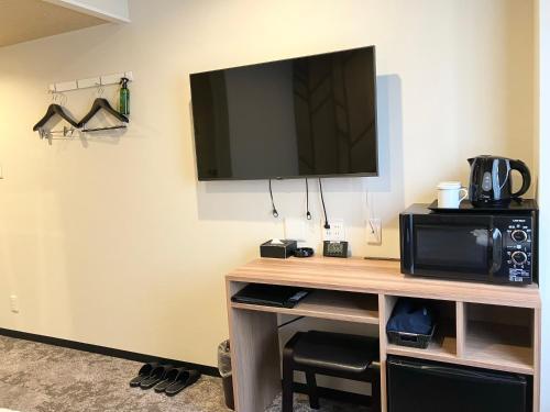 HOTEL LiVEMAX Chofu-Ekimae Room Type - Double Room with Small Double Bed - Smoking HOTEL LiVEMAX Chofu-Ekimae Room Type - Double Room with Small Double Bed - Smoking
