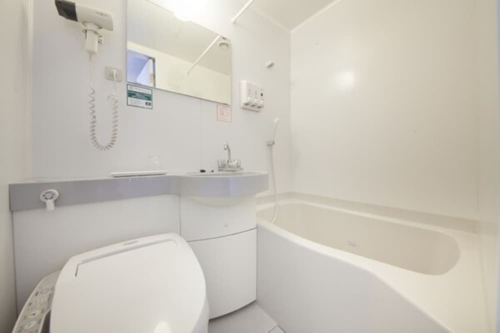 Washington R&B Hotel Kamata Higashiguchi - Tap to explore photos