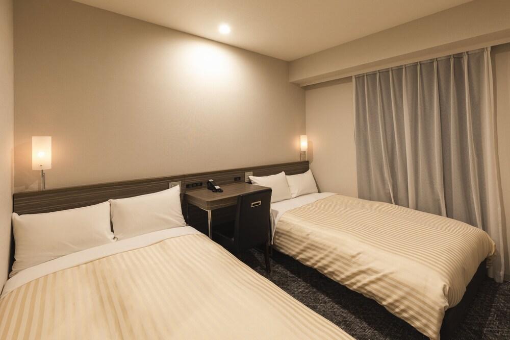 Sotetsu Fresa Inn Shimbashi Hibiyaguchi - Tap to explore photos