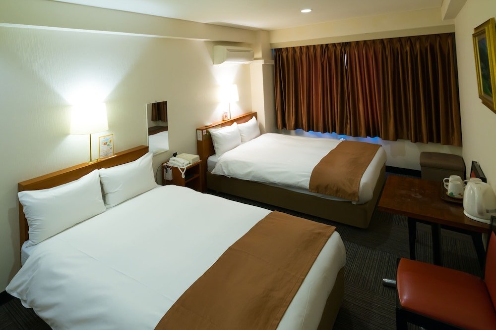 Tokyo Plaza Hotel Room Type - Standard Twin Room, 2 Double Beds, Non Smoking