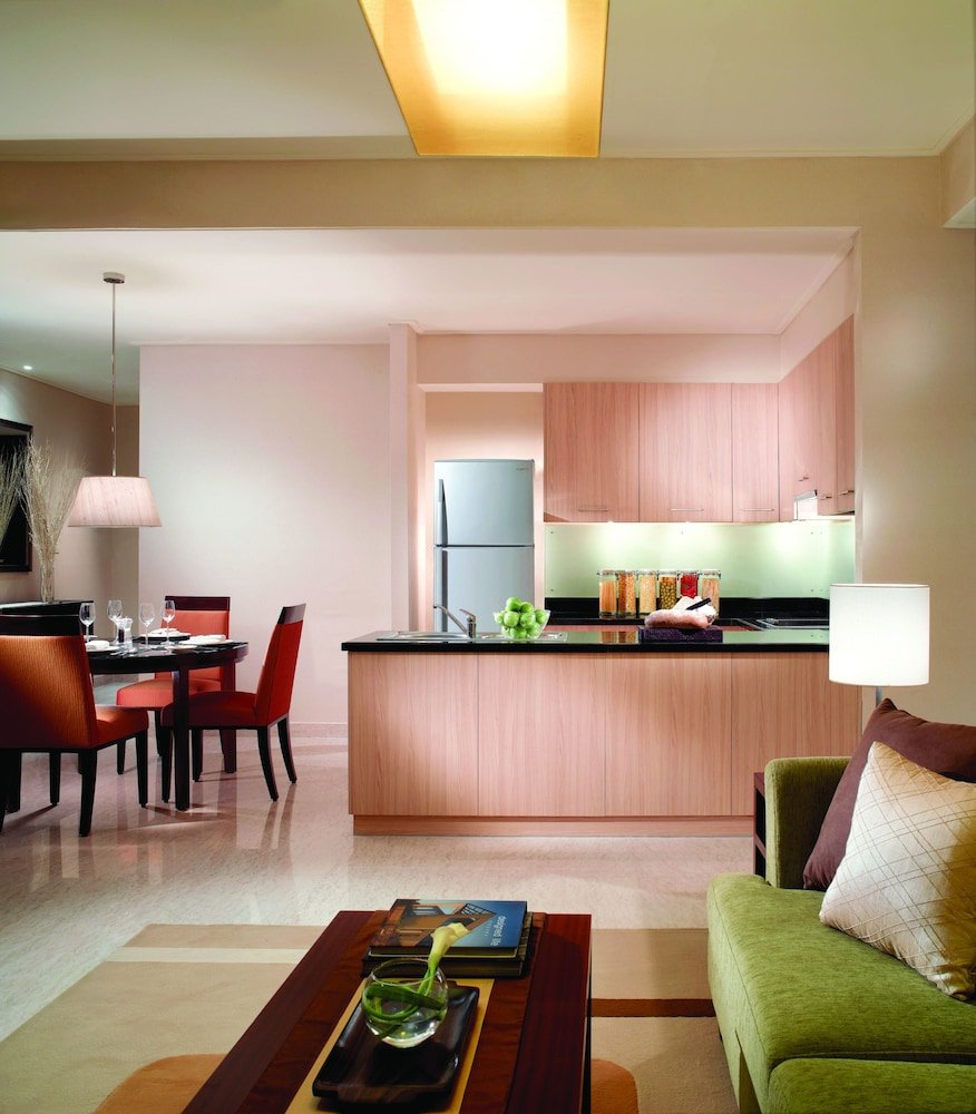 Marriott Executive Apartments Mayflower - Tap to explore photos