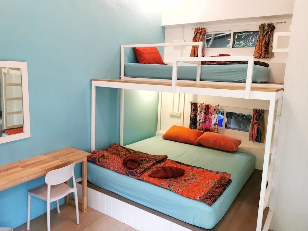 Glur Hostel Room Type - Triple Room, Ensuite